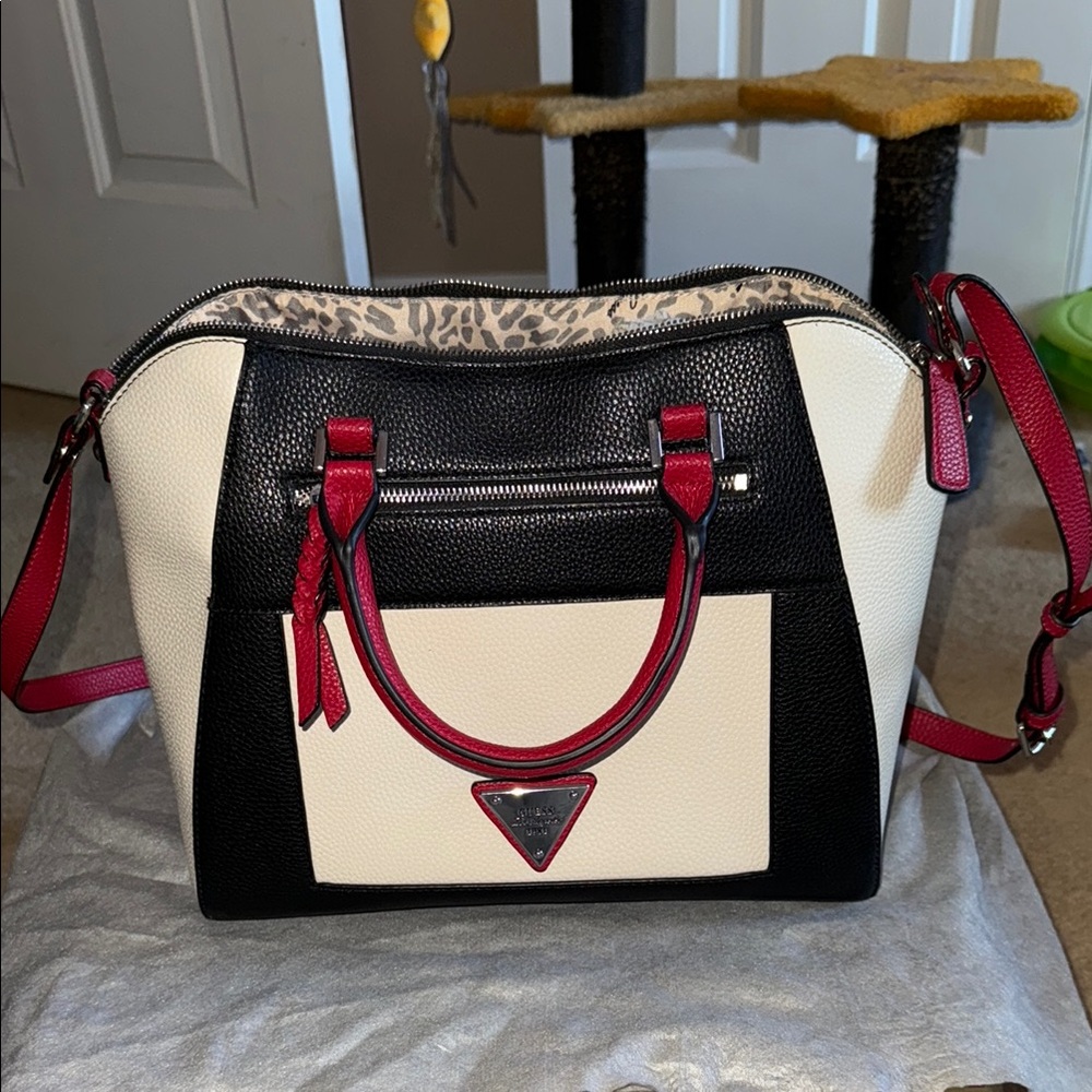 NWT Guess Black and Cream Leather Handbag